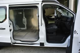 RENAULT TRAFIC 19