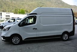 RENAULT TRAFIC 4