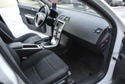 VOLVO V50 14