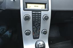 VOLVO V50 21