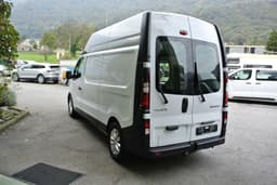 RENAULT TRAFIC 8