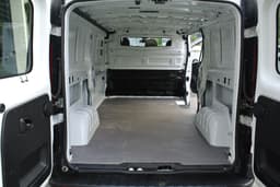 RENAULT TRAFIC 18
