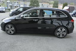 MERCEDES-BENZ B 220 23