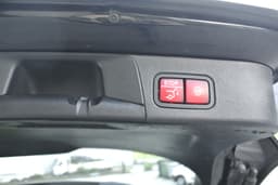 MERCEDES-BENZ B 220 8