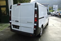 RENAULT TRAFIC 9