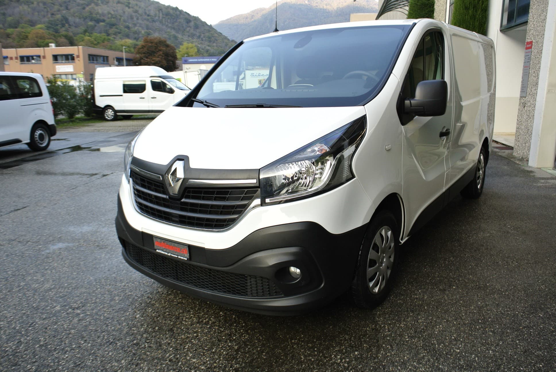 RENAULT TRAFIC
