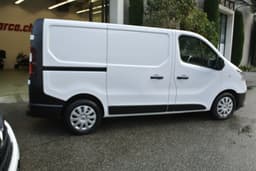 RENAULT TRAFIC 8