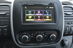 RENAULT TRAFIC 17