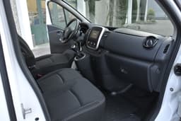 RENAULT TRAFIC 9