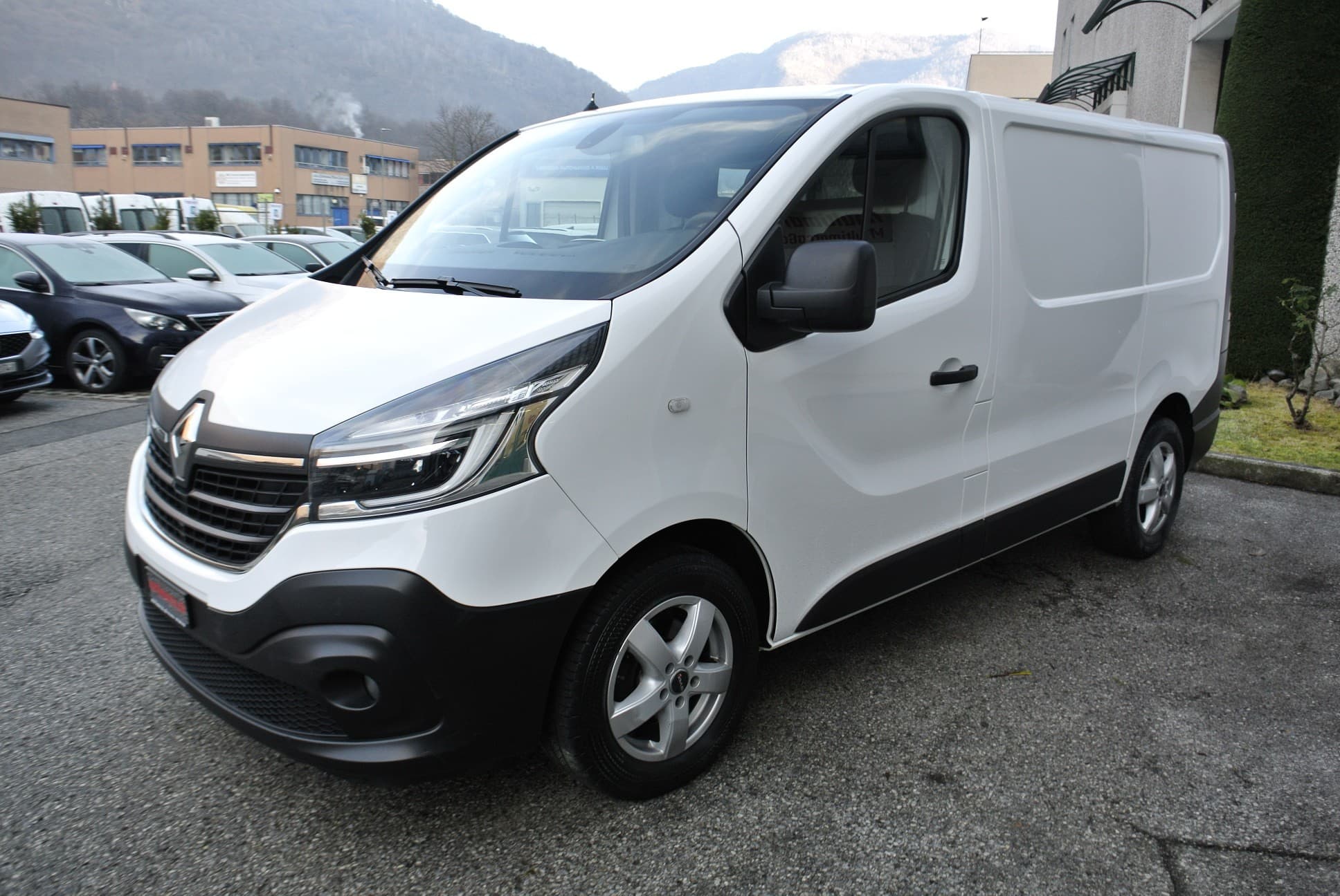 RENAULT TRAFIC